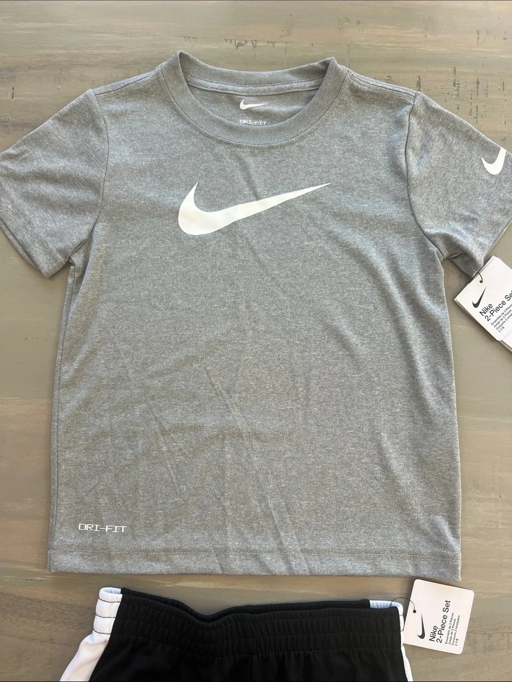 🆕 Nike Gray and Black Boys Athletic Set. Size: 5T (6 M). NWT.